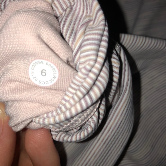 Lululemon Wunder Unders- New condition - Picture 6 of 8